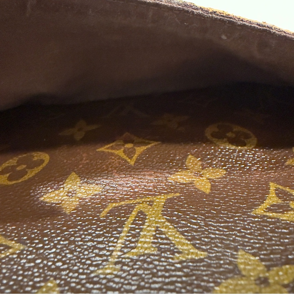 Authentic Louis Vuitton Compiegne 23 Clutch Toiletry Pouch - Picture 10 of 13